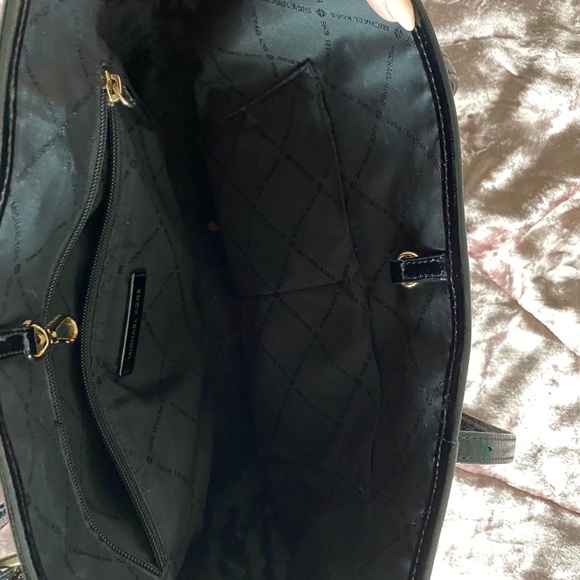 Michael kors black tote purse - Picture 3 of 3